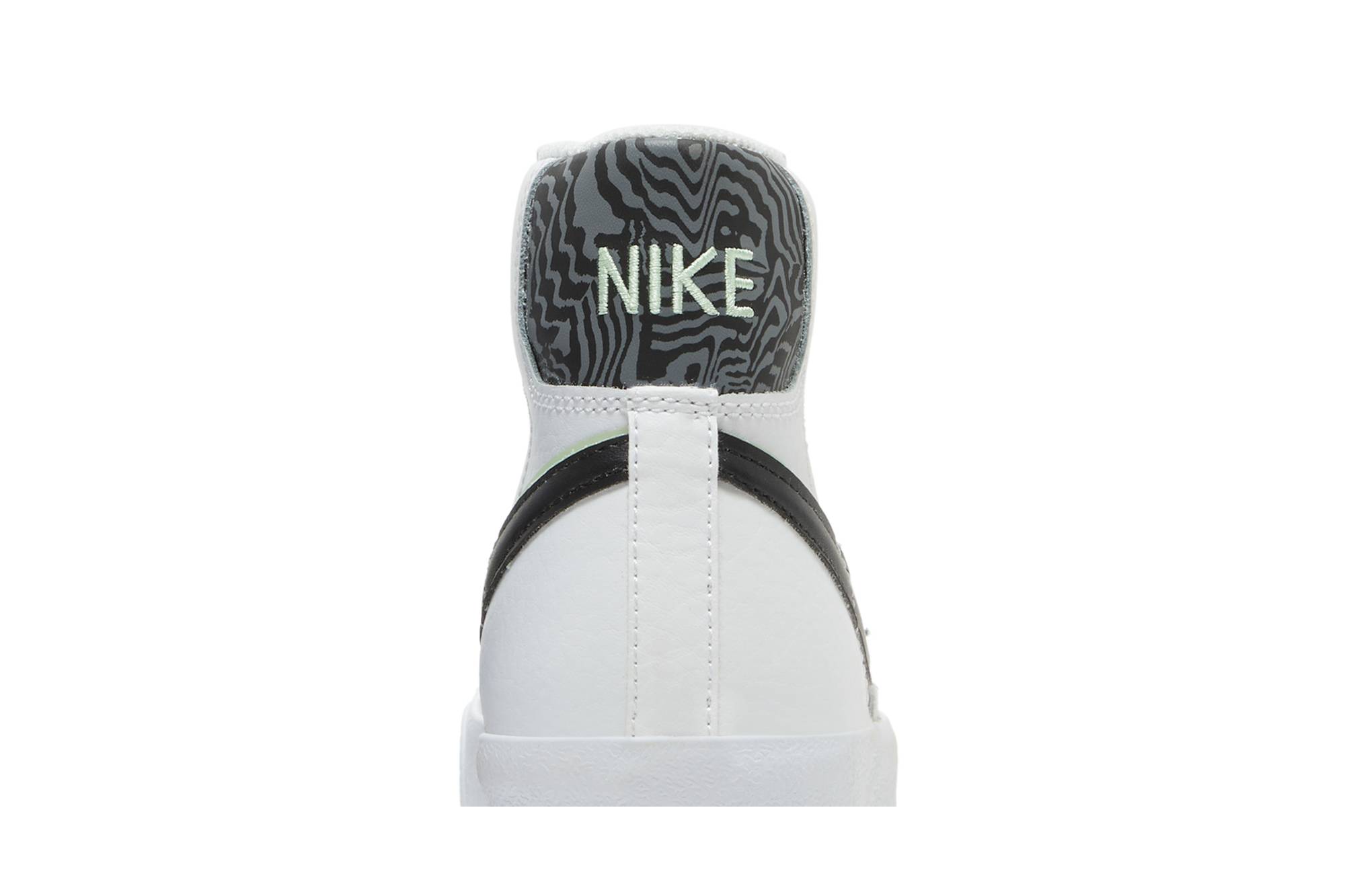 (Grade School) Nike Blazer Mid ’77 SE ‘Double Swoosh – White Vapor Green’ DD1847-100