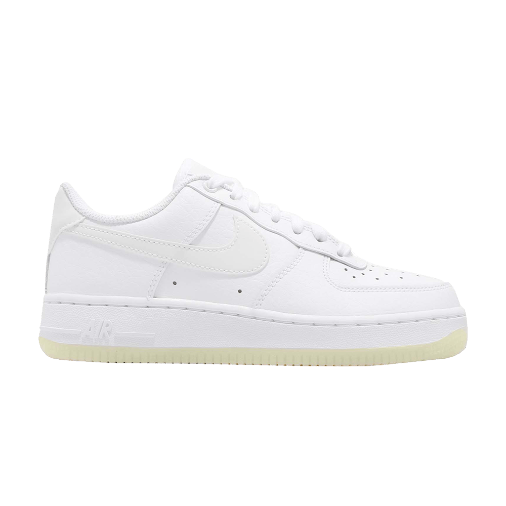 (Women) Nike Air Force 1 ’07 Essential ‘Triple White’ AO2132-101
