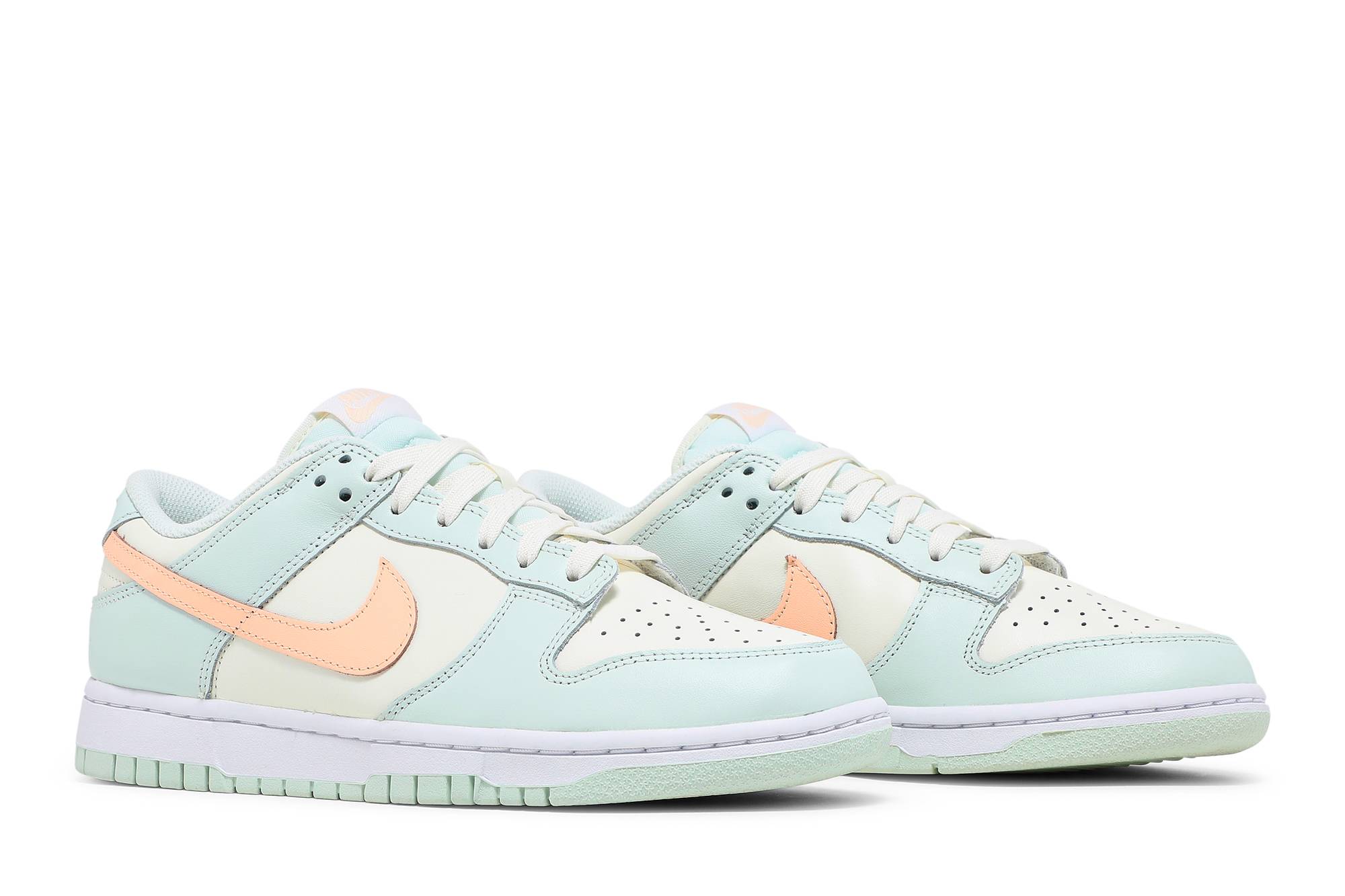 (Women) Nike Dunk Low ‘Barely Green’ DD1503-104
