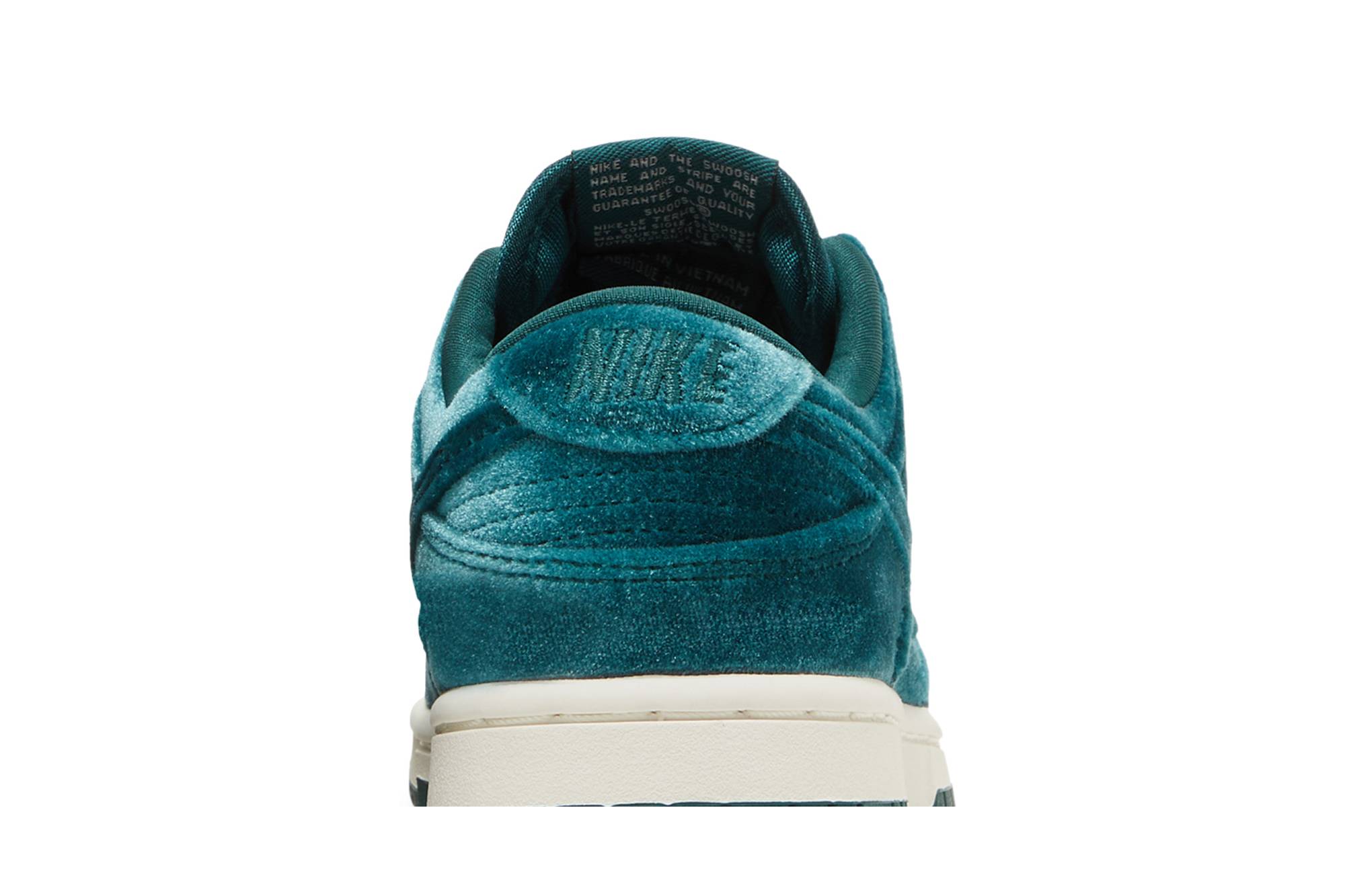 (Women) Nike Dunk Low ‘Green Velvet’ DZ5224-300