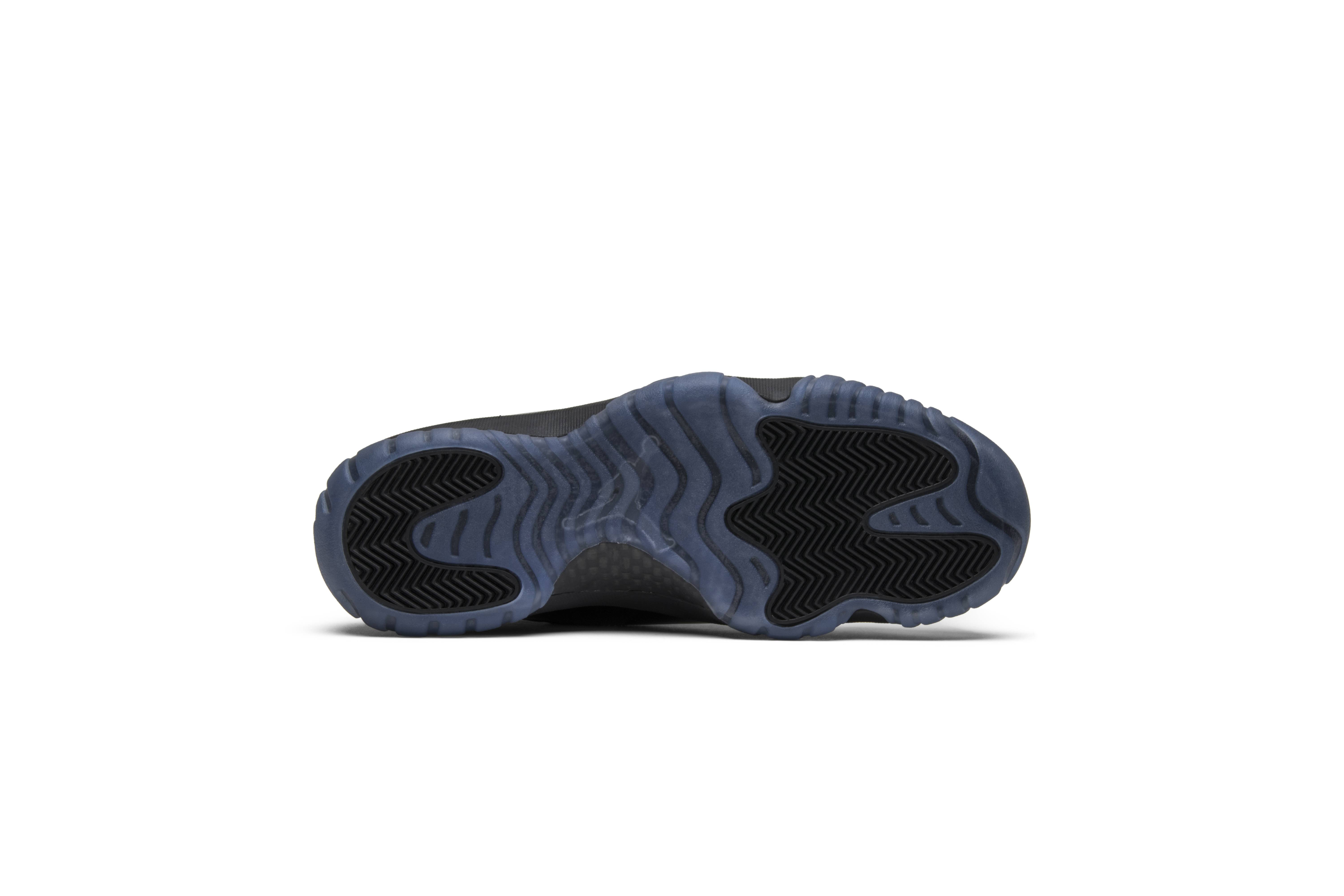 Air Jordan 11 Retro Cap and Gown 378037-005 Nicesnk