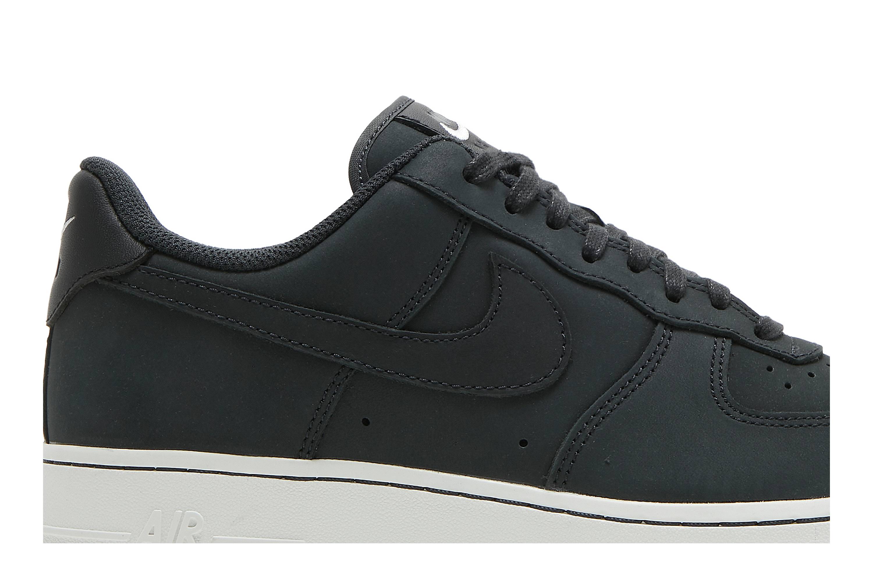 Nike Air Force 1 Low LX ‘Off-Noir’ DQ8571-001