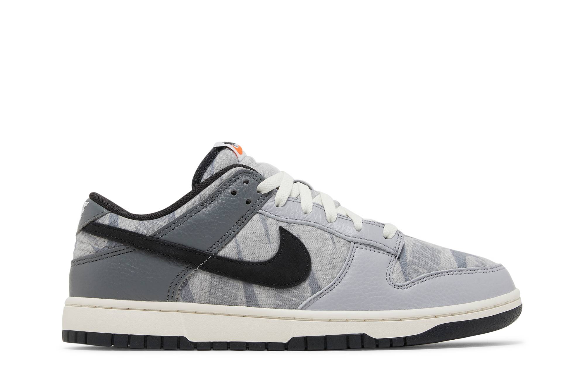 Nike Dunk Low ‘Copy Paste’ DQ5015-063