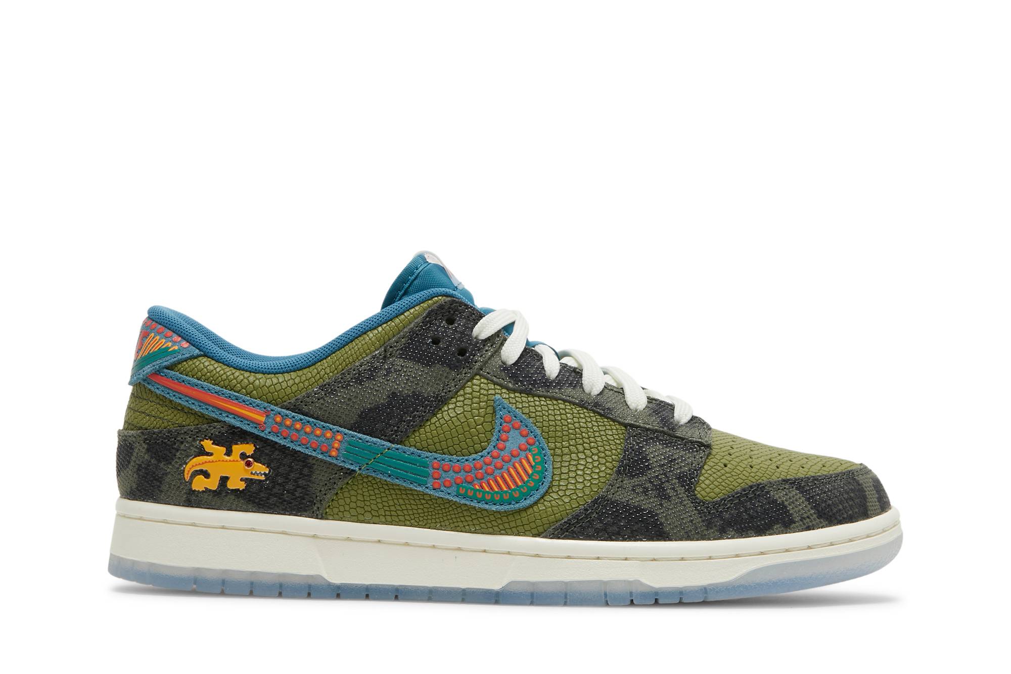 Nike Dunk Low ‘SiEMPRE Familia’ DO2160-335
