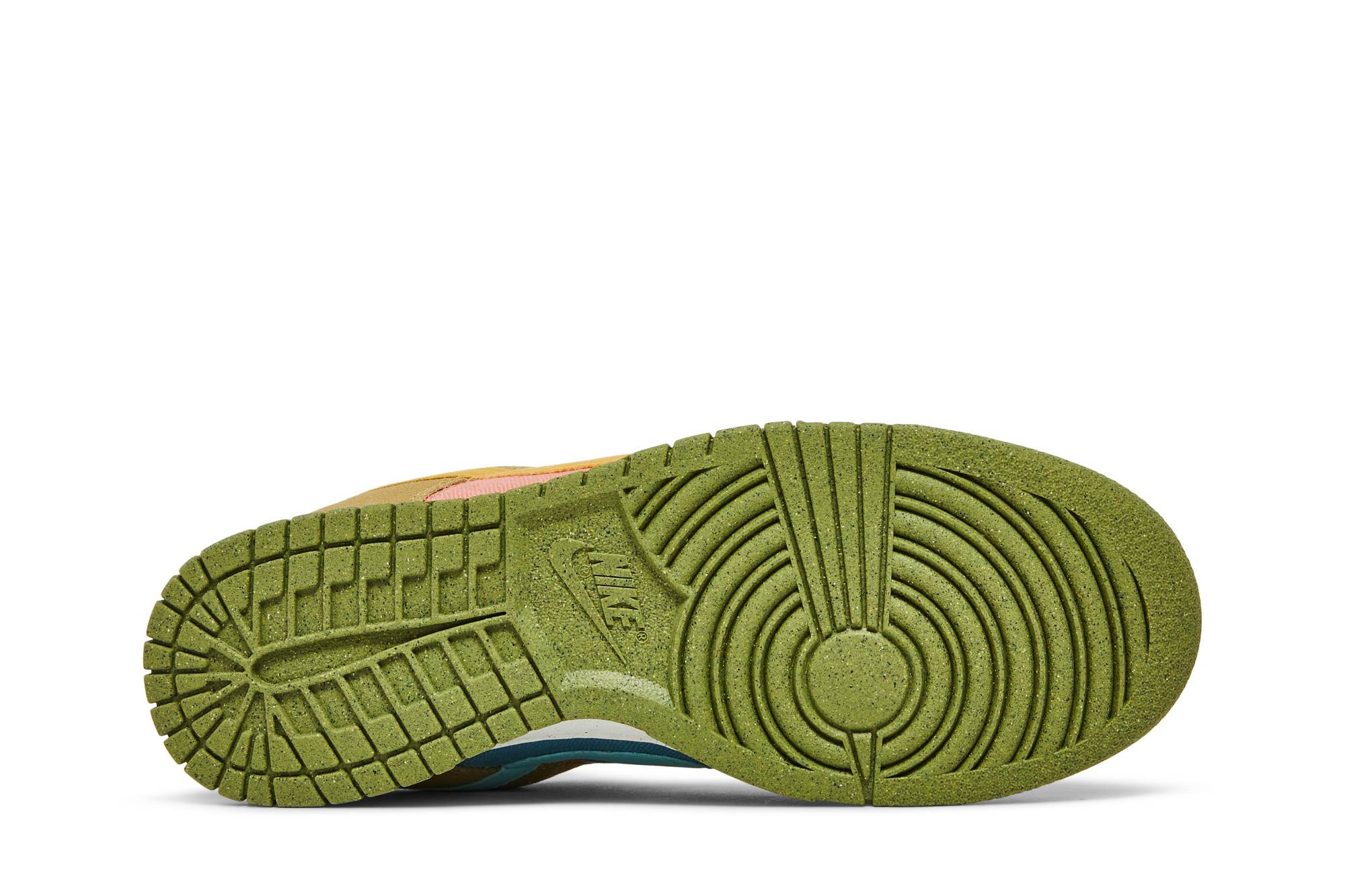 Nike Dunk Low SE ‘Sun Club’ DM0583-800